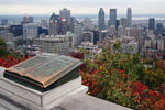 Foto, Bild: Jacques Cartier Gedenkschrift auf dem Mont Royal ber der City von Montreal