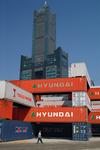 Foto, Bild: Beim Tuntex Sky Tower findet jhrlich das Internationale Container Art Festival statt