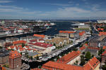 Foto, Bild: Blick von der Vor Frelsers Kirke ber Kopenhagen mit der Oper (Operaen Kbenhavn) bis zum Hafen