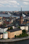 Foto, Bild: Gamla Stan in Stockholm mit Kreuzfahrschiffen und Autofhren