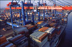 Foto, Bild: Containerschiff, Containerverladung am CTA Container Terminal Altenwerder Hamburg vom Ausleger der Containerbrcke aus