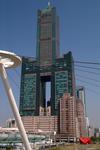 Foto, Bild: Der 348 m hohe Tuntex Sky Tower mit 85 Stockwerken und dem Luxushotel The Splendor
