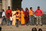 Foto, Bild: Indische Familie vor dem Triumphbogen Gateway of India
