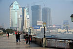 Foto, Bild: Bund - die Promenade entlang dem Fluss Huangpu