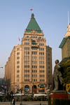 Foto, Bild: Cheng-Yi-Denkmal und Peace-Hotel am Bund