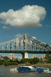 Foto, Bild: Story-Bridge in Brisbane und CityCat