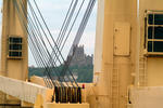 Foto, Bild: Christ Church Cathedral von der Schiffsbrücke eines in den Hafen einlaufenden Containerschiffes aus