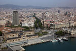 Foto, Bild: City von Barcelona mit La Rambla von der Schwebebahn Transbordador del Port aus