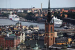 Foto, Bild: Gamla Stan in Stockholm mit Kreuzfahrschiffen und Fähren