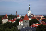 Foto, Bild: Blick vom Domberg auf die Unterstadt mit Stadtmauer und Olaikirche