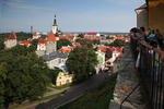 Foto, Bild: Gäste auf der Aussichtsterasse auf dem Domberg