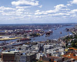 Foto, Bild: Blick über Elbe und Hafen