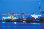 Foto, Bild: Containerschiffe am HHLA Container Terminal  Tollerort (CTT) Hafen Hamburg zur Blauen Stunde