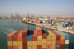 Foto, Bild: Containerschiff in der Hafeneinfahrt von Barcelona, Port of Barcelona, Port de Barcelona
