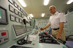 Foto, Bild: Chief Engineer, Leitender Ingenieur (Leitender technischer Offizier) im Maschinenkontrollraum