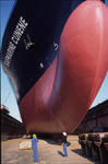 Foto, Bild: Arbeiten an der Schiffsnase (Bugwulst, Bulb) bei Blohm + Voss Repair